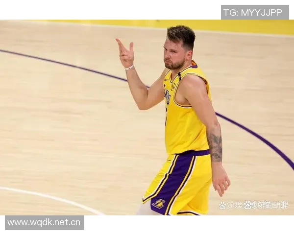 东契奇湖人首秀30场狂砍881分创队史新高超越天勾与老詹 东契奇湖人首秀30场狂砍881分创队史新高超越天勾与老詹