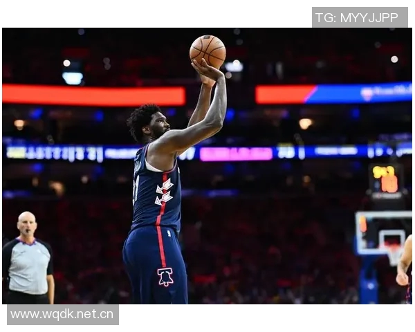 三球348次抢断跻身黄蜂队历史前十助攻与三分命中数同样创队史佳绩 三球348次抢断跻身黄蜂队历史前十助攻与三分命中数同样创队史佳绩