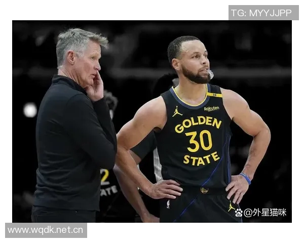 科尔盛赞巴特勒为顶级单打球员我们将围绕他与库里打造球队核心 科尔盛赞巴特勒为顶级单打球员我们将围绕他与库里打造球队核心