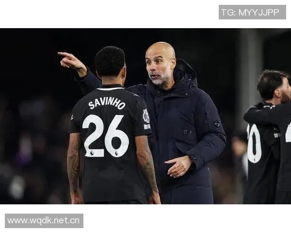 曼城失球引发瓜迪奥拉怒火攻心狂砸替补席座椅面红耳赤