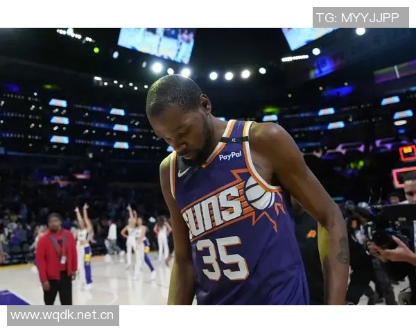 杜兰特赛季开局表现惊艳场均30分高效命中率限制对手运动战表现不佳