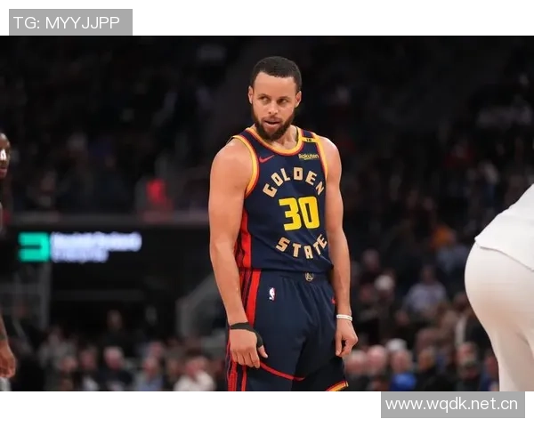库里轻松出战16分钟贡献11分4篮板3助攻展现实力不凡 库里轻松出战16分钟贡献11分4篮板3助攻展现实力不凡
