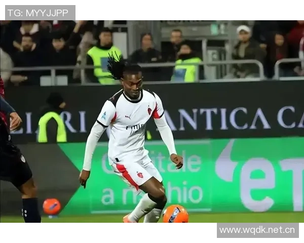 被啃老的40岁魔笛在米兰闪耀赛场9次出场贡献1球2助攻荣获MVP称号