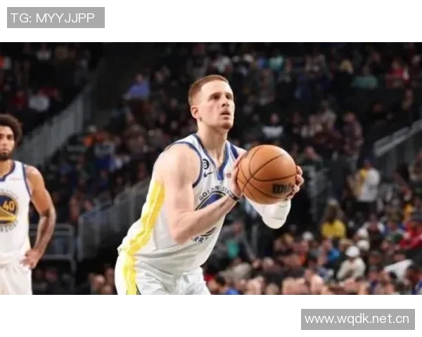 芬奇点评球队表现前三节进攻困难末节顶住压力海兰德与迪文表现出色 芬奇点评球队表现前三节进攻困难末节顶住压力海兰德与迪文表现出色